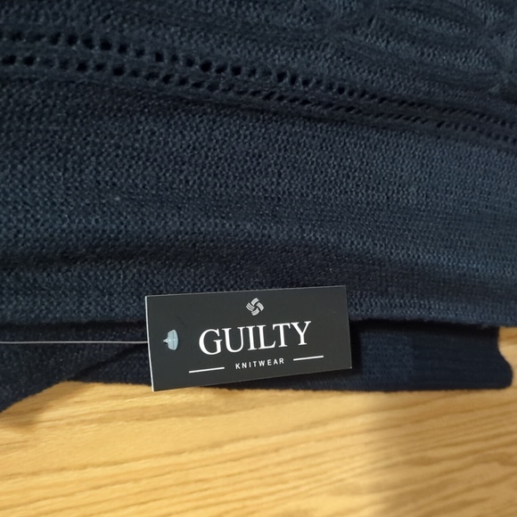 Sweater - Picture 5 of 5